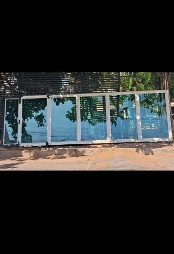 Vende-se portão no Guará 2 5 metros por 1.60 altura