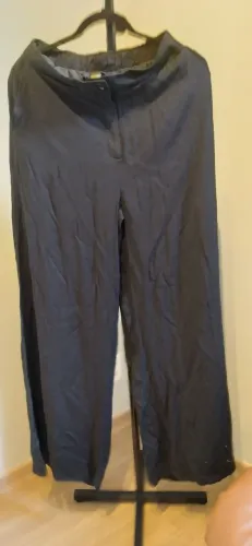 Calça nova Güle . 