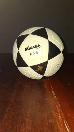 Bola Mikasa