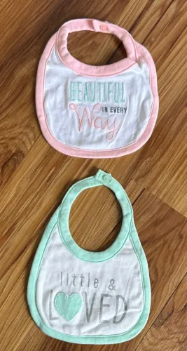 Kit 2 babador carters 3-6 meses importado (Desapego)