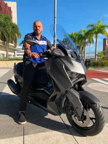 Xmax 300 abs 2027 FINANCIAMENTO PELO BANCO YAMAHA NA TX ZERO EM 18 X