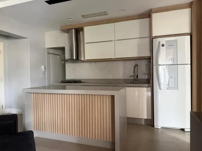 Apartamento para aluguel tem 77 metros quadrados com 2 suítes em Zona 07 - Maringá - PR