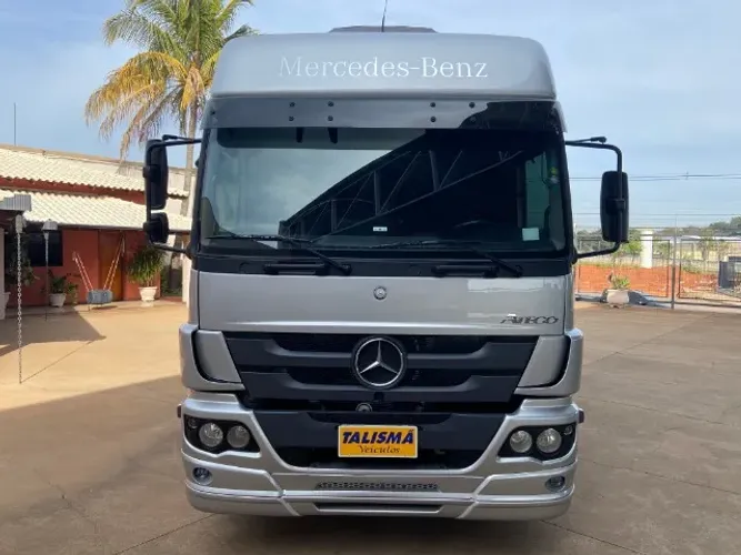 MERCEDES BENZ 3030 ANO 2020 TETO ALTO COMPLETO NA CARROCERIA COM 440.000KM ORIGINAIS