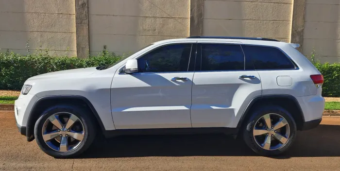 Jeep Grand Cherokee Limited 3.0 TB Dies. AUT 2014