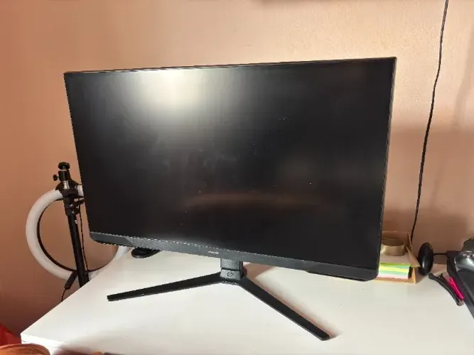 Monitor Samsung Odyssey G3 27" 180Hz Articulado