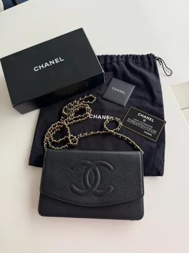 Bolsa Chanel wallet on chain