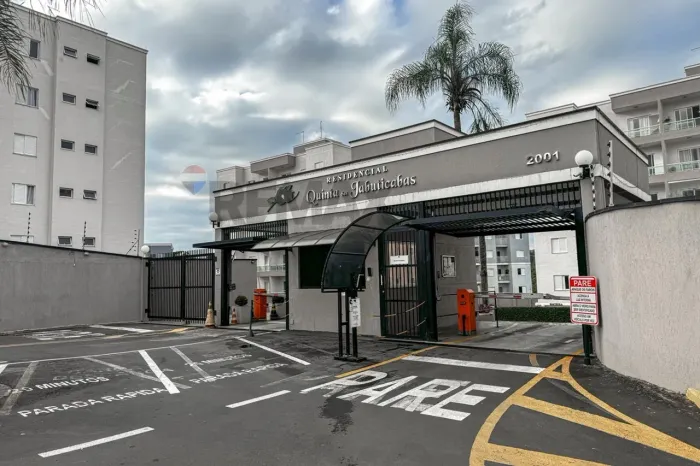 Espaçoso apartamento á venda com 3 dormitórios por R$550.000,00 em Valinhos