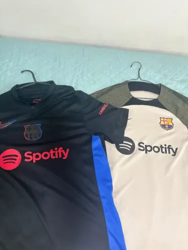 Conjunto de camisa de time duas camisas do Barcelona originais