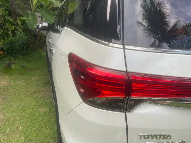 Toyota Hilux SW4 SRX 4X4 2.8 TDI 16V Dies. Aut. 2017