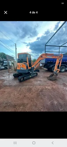 Mini Escavadeira