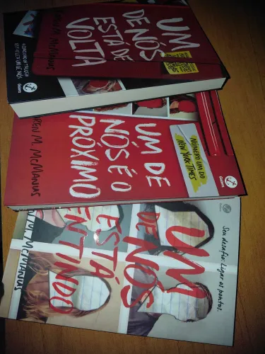 Livros da Série "Um de nós"
