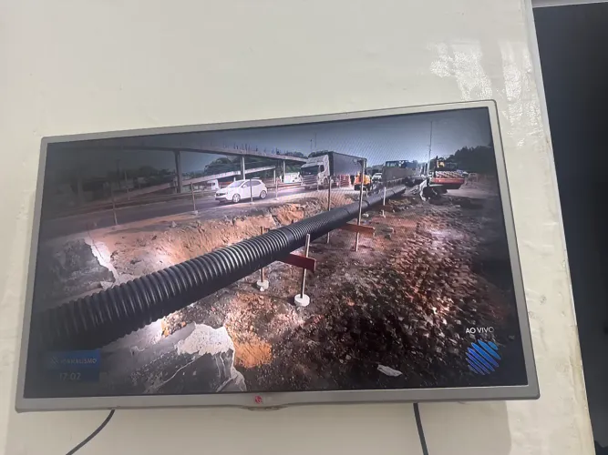 vendo televisão lg 32