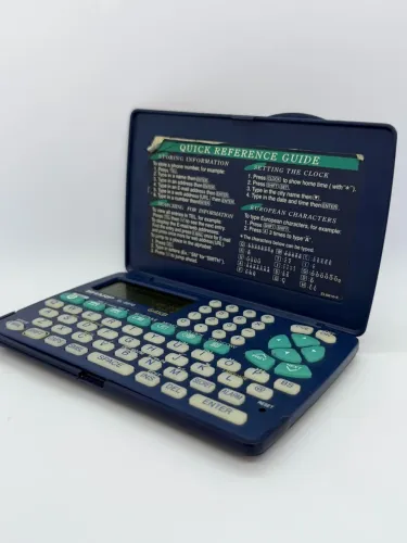 Agenda Eletrônica Sharp EL-6810 64KB - Antiga