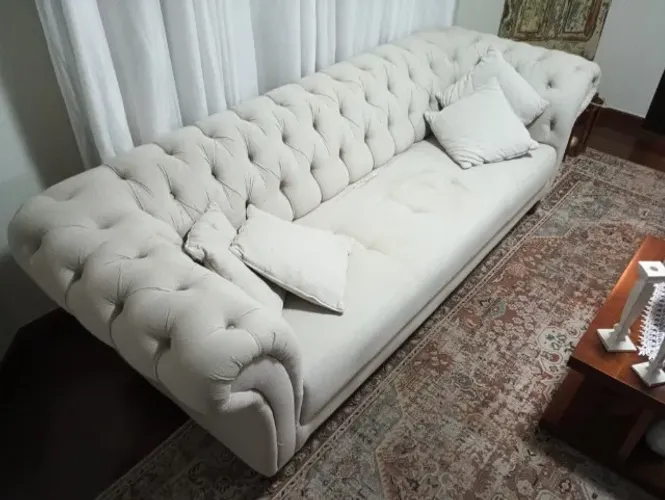 Sofá de Capitonê