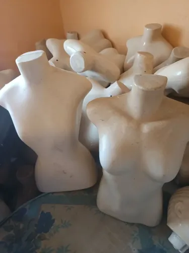 Vendo manequins à partir de 20 reais