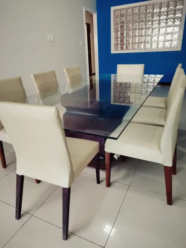 Mesa com Tampo de Vidro 8 Cadeiras