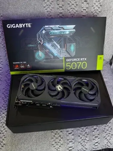 RTX 5070 GAMMING OC ACEITAMOS TROCAS 