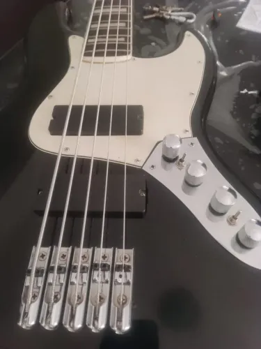 BAIXO MODELO JAZZBASS COM CAPTAÇÃO EMG E PRÉ DEOLIVEIRA