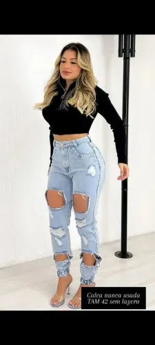 Calça jeans femenina nunca usada,tamanho 42