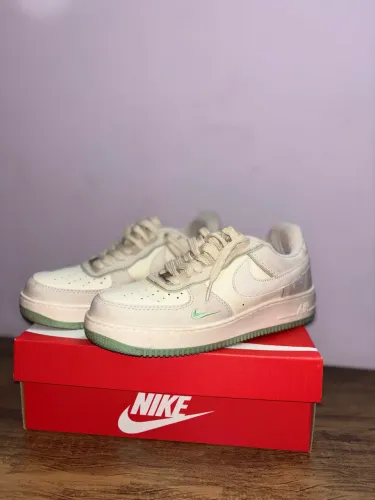 Air force 1 verde e branco ACEITO OFERTAS