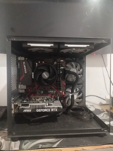 Ryzen 5600GT/ 16gb DDR4 Midgard B450 GAMING Gabinete Aquário Mini Placa de Vídeo RTX 3050