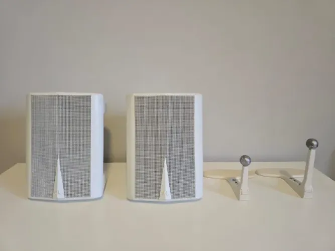 2 Caixas de Som Acoustic Research (AR) Edge Pro com suporte de parede