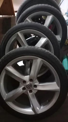 Rodas 18 com pneus novos. 5x100 