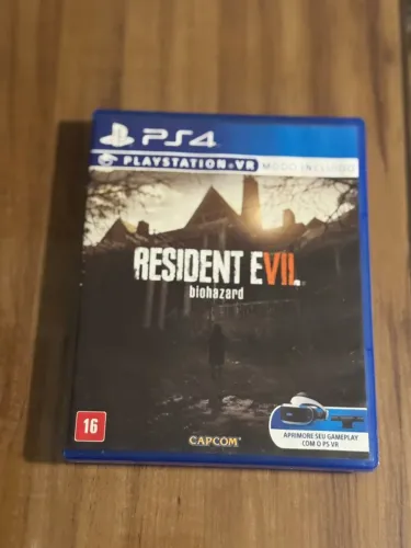 Resident Evil 7 - PS4/PS5 - Midia Fisica