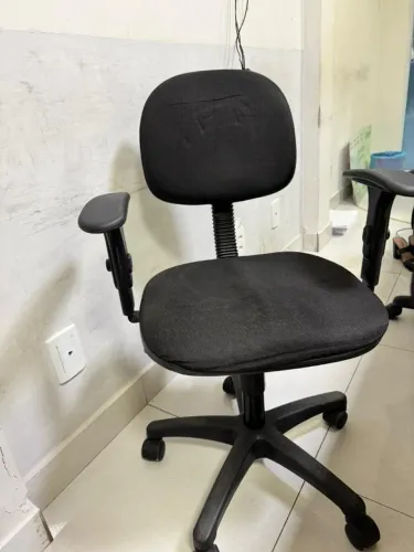 Cadeira (estilo secretária) 