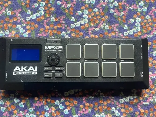 Akai MPX 8 Sample Player