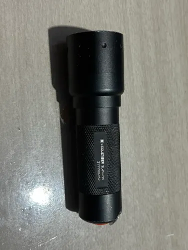 Lanterna ledlenser ultra potente