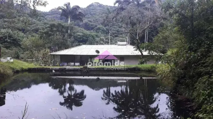 Sítio com 6 dormitórios à venda, 242000 m² por R$ 1.500.000,00 - Horto Florestal - Ubatuba