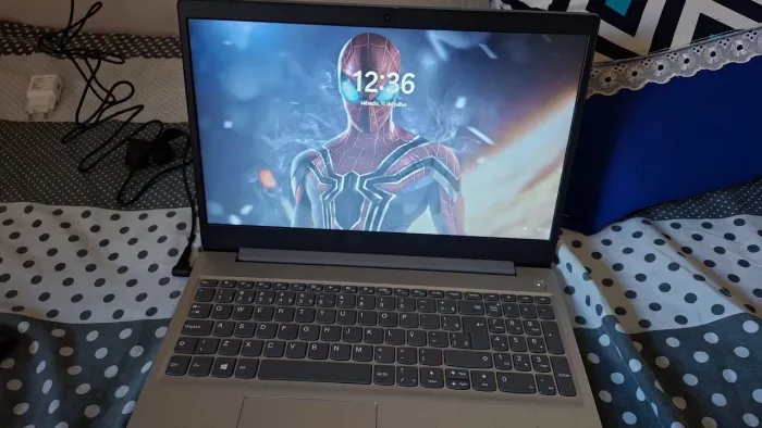 VENDO NOTEBOOK LENOVO