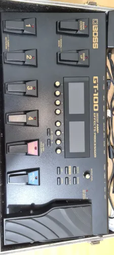 Pedaleira Boss GT-100 excelente estado