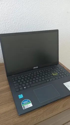 NOTEBOOK ASUS VIVO 15. Perfeito estado. Não é bateria viciada