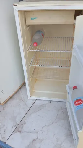 FRIGOBAR CONSUL - COMPACTO E FUNCIONAL