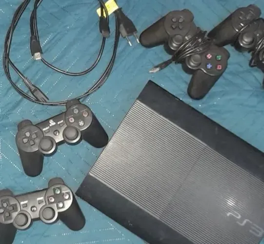 Play 3 desbloqueado + 4 controles