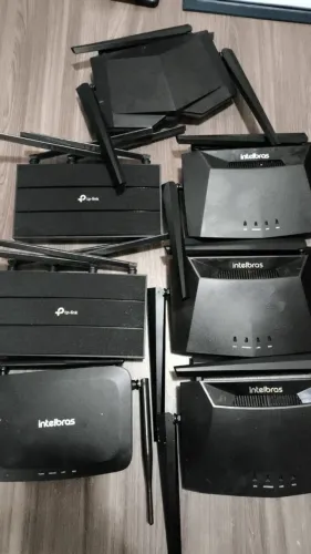 KIT 2 TP LINK C6 + 1 TENDA AC1200 + 1 INTELBRAS GF1200 +3 RG1200 +5 MERCUSYS AC12G S/fonte
