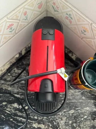 Cafeteira Nespresso Essenza