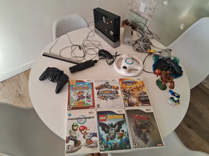 Console Nintendo Wii Black Edtion com jogos