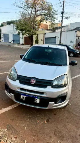 Fiat Uno Attractive 1.0 EVO Fire Flex 8V 5P 2021
