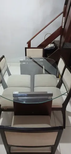 Mesa de jantar com 6 cadeiras