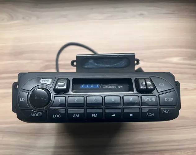 Toca fitas linha Fiat Palio década 90