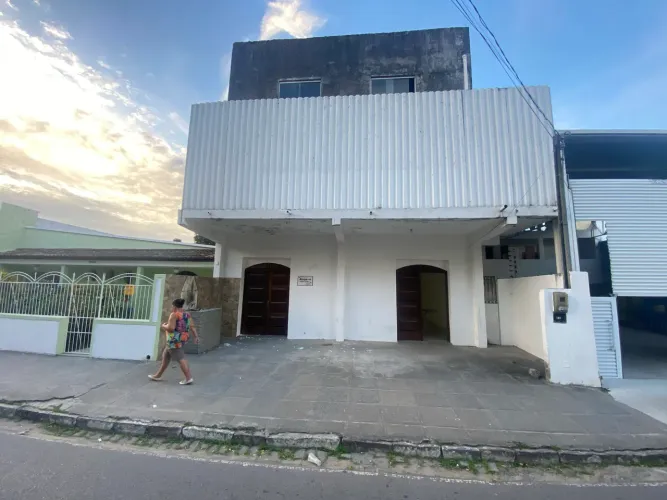 Localização privilegiada aluguel  uma Avenida  vários comércio Bairro Cidade Nova 