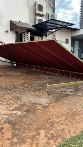 Toldo comércio 