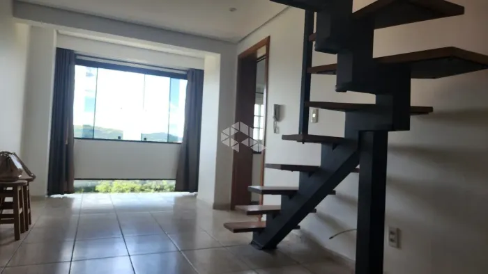 Apartamento cobertura semi-mobiliada com 2 dormitórios no bairro Vila Nova - Porto Alegre