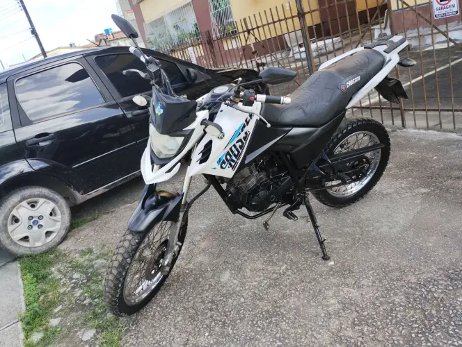 Moto muito boa conservada e revisada