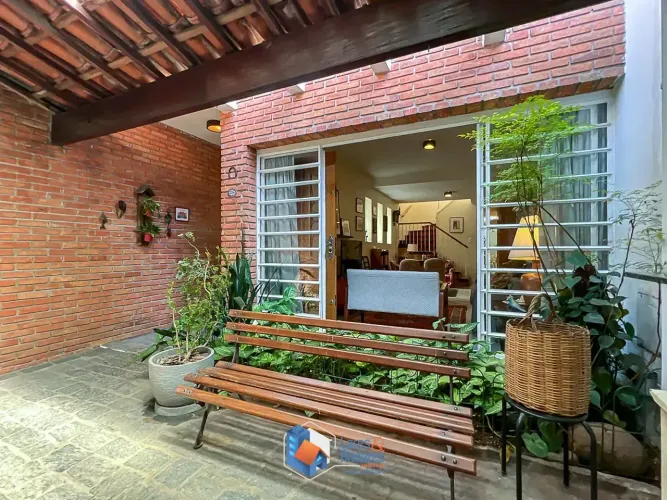 Casa para venda em Brooklin Paulista com 5 quartos, sendo 3 suítes, 231m²