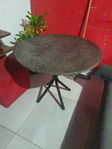 Mesa de jantar de Pedra redonda
