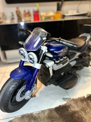 Moto elétrica infantil